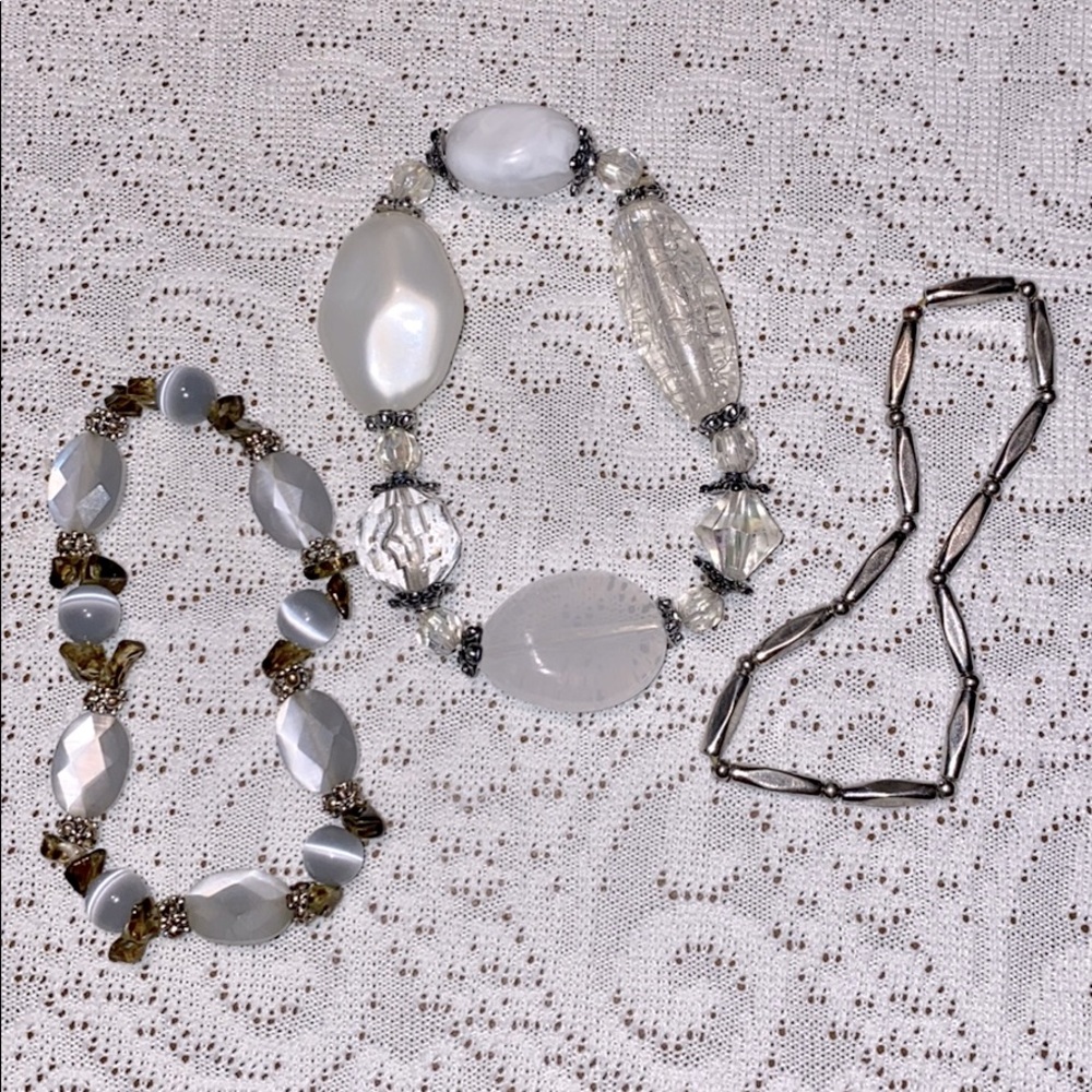 5/20 VTG White Stone and Silver Stretch Bracelets